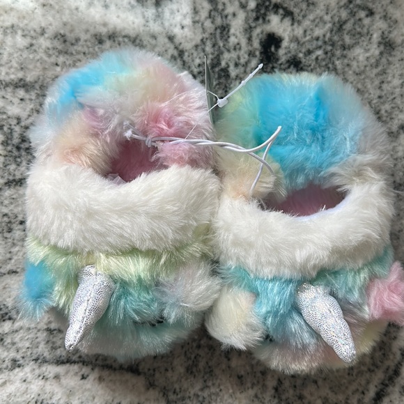 The Children’s Place Toddler Unicorn Slippers Size 4-5 - Picture 2 of 5